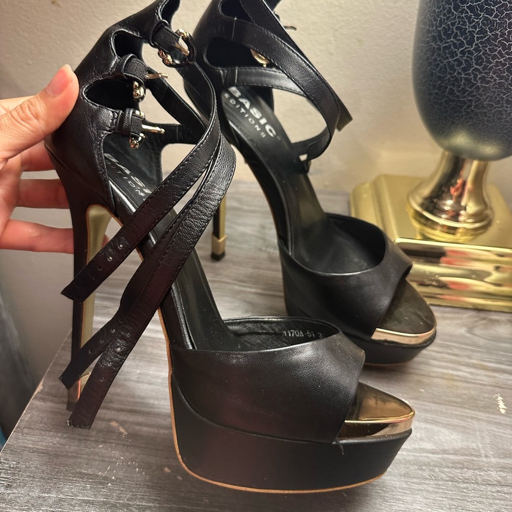 Basic Editions Black Platform Heels - Picture 11 of 14